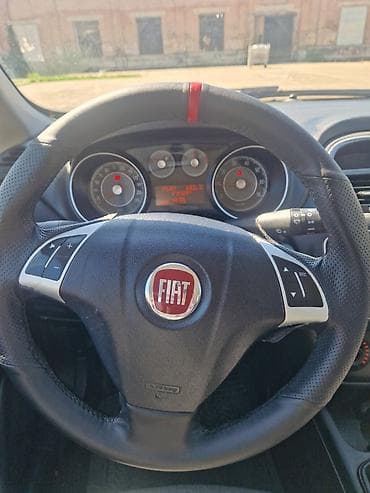 bela ladja: Auto prodajem zbog kupovine veceg automobila. Auto registrovan do — 4