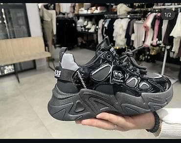 Debele „chunky” patike sa futurističkim dizajnom - Boja: crna sa