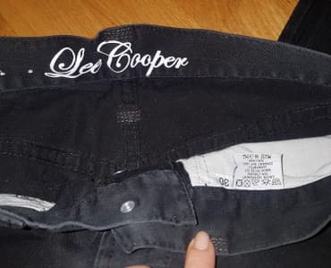 rajf za devojacko vece: Muske farmerke, crne boje. Firma LEE COOPER, original su. Fazonske ! — 1
