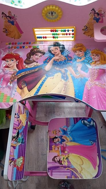 Dečiji nameštaj: Dečiji radni sto sa stolicom – motiv princeza - Set: sto + stolica u — 1