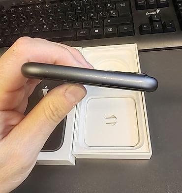 gde kupiti iphone u beogradu: HITNOOOO Iphone 11 64gb Baterija 76% U super stanju, na njemu mat — 5