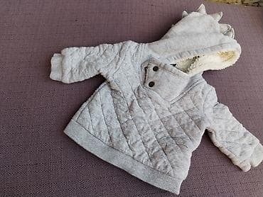 majice sa natpisom: Paket odeće za bebe 0–3 meseca – 100 din Komplet sadrži: - 2x bodić — 3