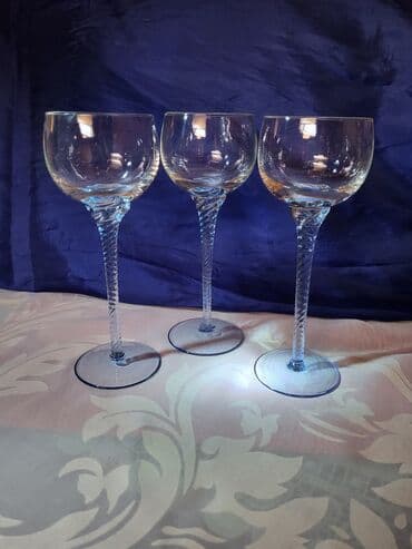 swarovski case za vino cena: Case nove,vintaz za vino. Case perfektne,sve na njima je odsjaj od — 1