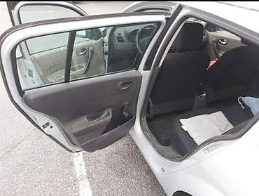 pr auto lajkovac: Megan mk2 2003 1.6 benzinac braon sto je na branicima je git da popuni — 6