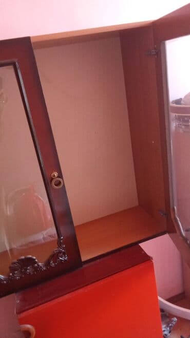 Viseca vitrina(retro)91x89,dubina 28,uz nj idu dve police — 6