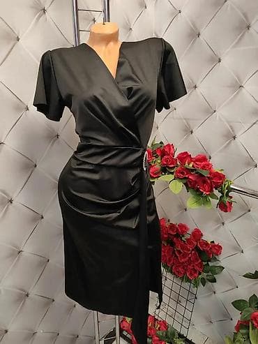 Elegantna midi haljina sa preklopom i kratkim lepršavim rukavima na lalafo.rs Elegantna midi haljina sa preklopom i kratkim lepršavim rukavima