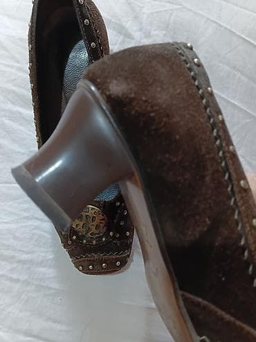 sandale sa zatvorenim prstima deichmann: Braon kožne cipele sa srednjom potpeticom i ukrasnim detaljima - — 4