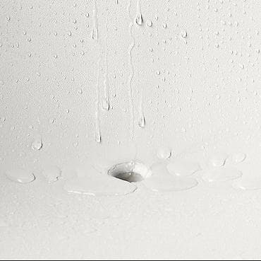 Desks and tables: Prodajem 4 Ikea fotelje, koriscene jednu sezonu. Bela boja. Bez — 7