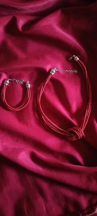 Prelep set nakita ogrlica i narukvica, efektan, elegantan, podiže