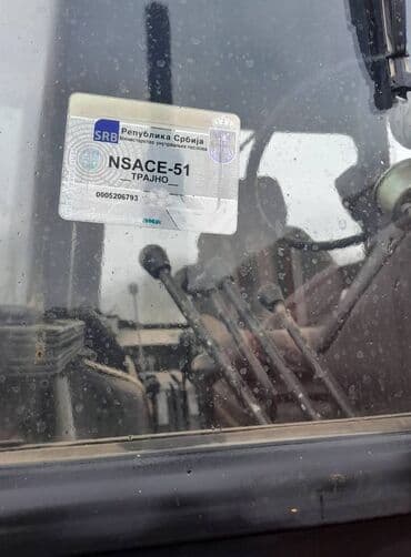 lidl patosnice za auto: Na prodaju traktor Belarus 1221, opremljen kabinom, idealan za — 2