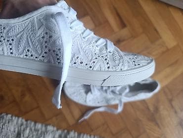 ds2 patike cena: Bele ženske platnene patike sa čipkanim/vezenim dezenom - Materijal — 2