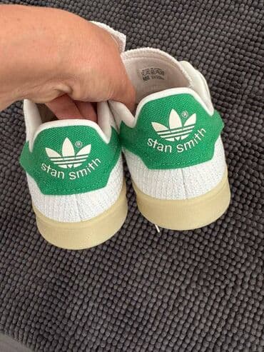 patike sa vazdušnim đonom: Adidas, 38.5, color - White — 3