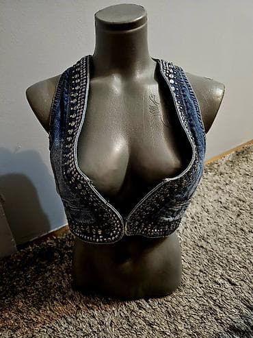 polovni kaputi: Ženski teksas prsluk/bolero sa nitnama i kamenčićima. S vel — 1