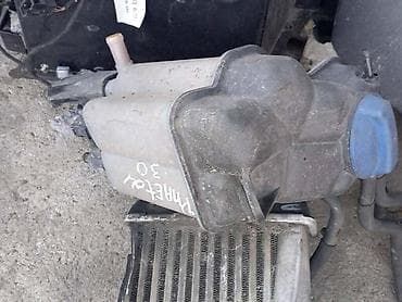 auto otpad becej: BOCA ZA ANTIFRIZ ZA VOLKSWAGEN PHAETON OD 2003. DO 2010. GOD — 1