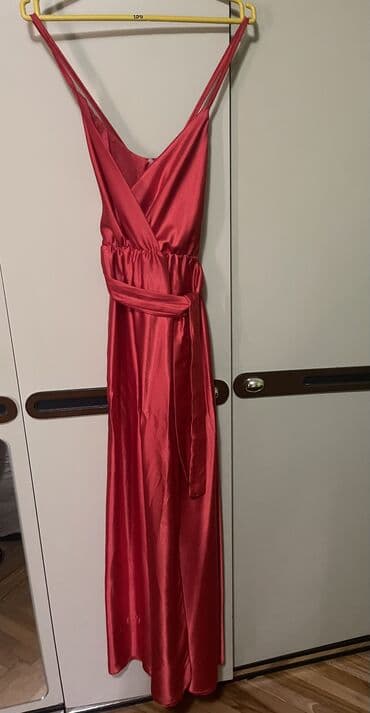 leprsava haljina: Color - Red, Cocktail, With the straps — 4