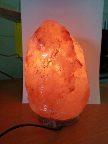 kozmeticka lampa sa lupom: Lampa od himalajske soli Cena: 2400 din JEDINSTVENA SALNA LAMPA — 3