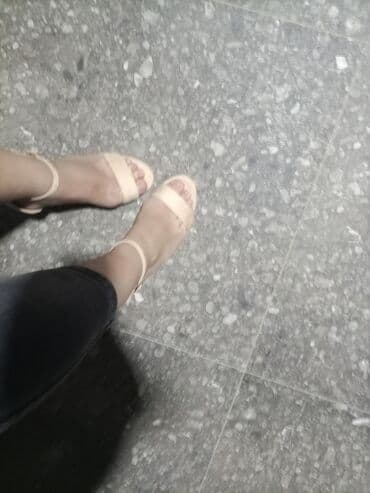 luj viton pantalone sa etiketom: Sandale, 37 — 10