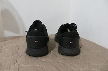 tommy hilfiger sandale 2023: TOMY HILFIGER br 44 28cm unutrasnje gaziste stopala, patike idealne — 4