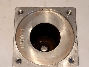 pirograf za drvo cena: Aluminijumsko kuciste sa lezajem za osovinu 12mm Pored lezaja kuciste — 7