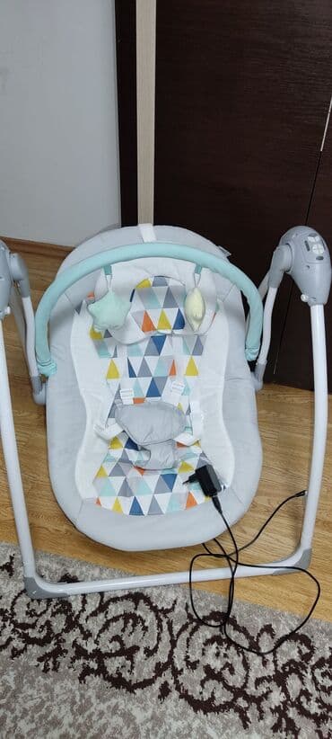 Kolica za bebe: Nova ljuljaska na baterije a ima i punjac ima 10 melodija zvukovi — 2