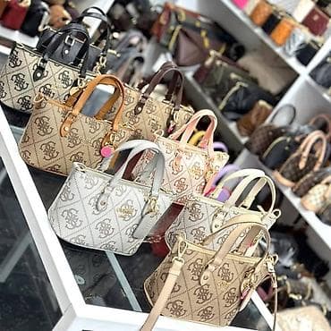 italijanske torbe: Mini torba Guess 1981 – monogram platno - Model: mini tote/crossbody — 2