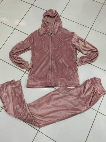 plišane pidžame: Plišani kompleti 
Vel : ( s m l xl xxl ) 

Cena : 3100 din — 6