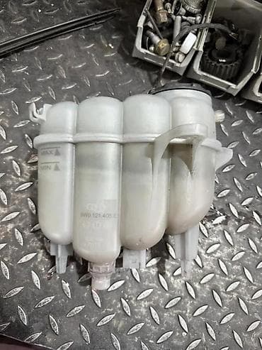 rosule ili rolsue: AUDI A4 B9 DELOVI POSUDA ZA ANTIFRIZ ORIGINAL | Audi delovi ALTINA — 2