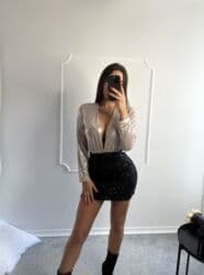 Sweatpants: 1800
Li — 3