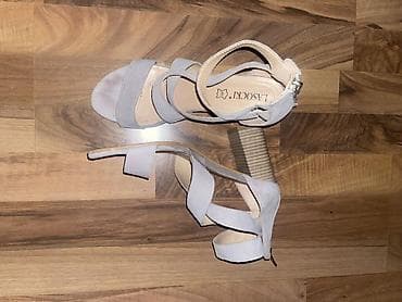 o la la obuca: LASOCKI kožne sandale na blok štiklu u broju 39, odgovaraju i za 40 — 2