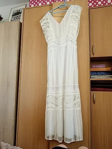 ugg sa platformom: Elegantne bele haljine – 2 modela 1) Duga somotno-bela haljina sa — 1