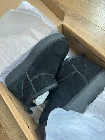 air max mx 720 818 black: Ugg mini boots, color - Black, 40 — 1