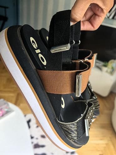 calvin klein cipele zenske: Calvin Klein tasna, nosena malo, u savrsenom stanju, ima dzep i dve — 7