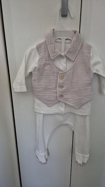 quinny buzz 3: Elegantna kompletić za bebu – 3 dela - Prsluk u svetlolila/sivoj — 1