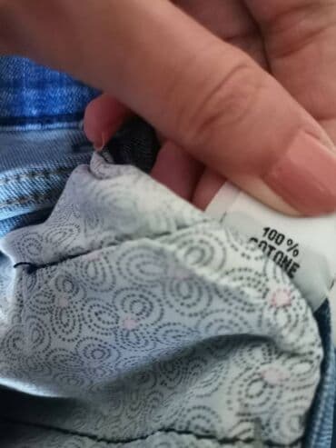 Swimsuits: Teksas suknja L. Piše da je veličina 32. Odgovara otprilike L — 2