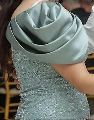 Skafanderi: Elegantna koktel/večernja haljina u pastelno zelenoj (menta) nijansi — 2