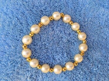 privesci za ogrlice: Narukvica 6 Narukvica od veštačkih BISERA. Rastegljiva Ukupna — 2