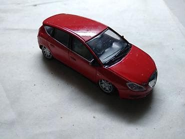 Welly Lancia Delta,oko 1:43(10 cm.) China,malo izgreban,osteceno na lalafo.rs Welly Lancia Delta,oko 1:43(10 cm.) China,malo izgreban,osteceno