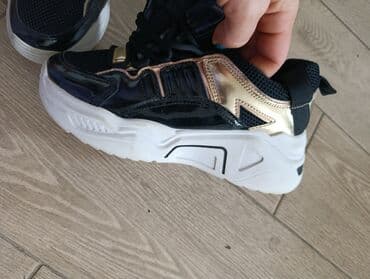 bele patike sa debelim djonom: 37 — 3