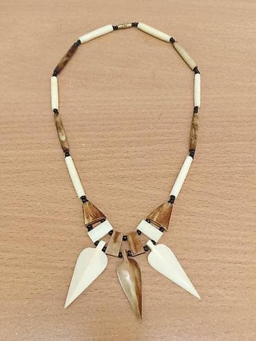 Ogrlica Kost 5 Ogrlica Kost Ukupna dužina-obim 47 cm bez strela