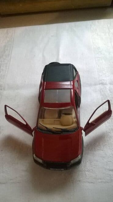 range rover igracka: Burago Land Rover Freelander ocuvan — 2