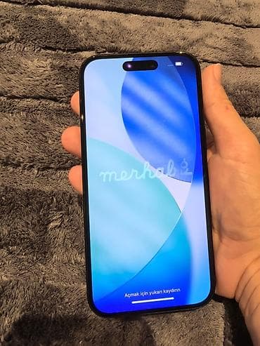 Apple iPhone: Apple iPhone (serija sa Dynamic Island izrezom) u crnoj/graphite boji — 4