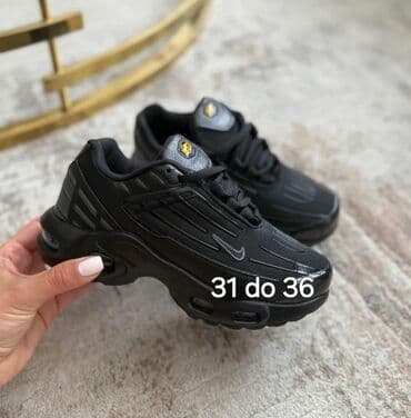 Women's Sneakers and athletic shoes: Nike, 40 — 3