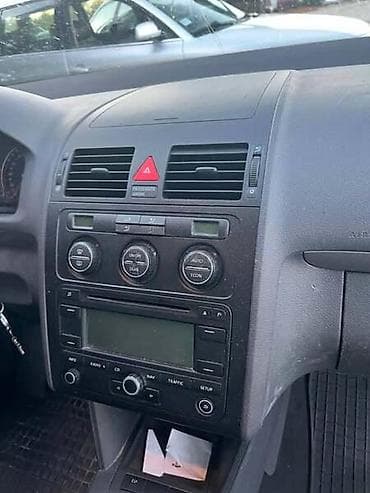 dajem auto na poklon: RADIO ZA VOLKSWAGEN TOURAN | Radio za VW Touran 2.0 metan, 5 brzina — 1
