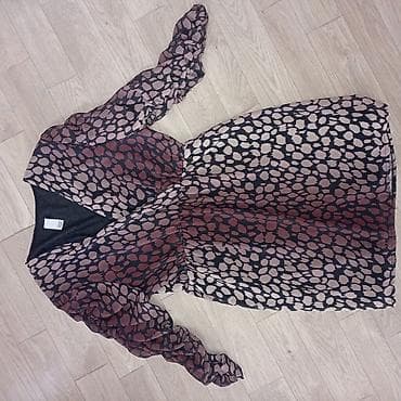 Ženska mini haljina sa printom u tačkasto-apstraktnom motivu u