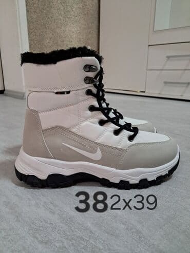 Sweatpants: High boots, Nike, 38 — 1
