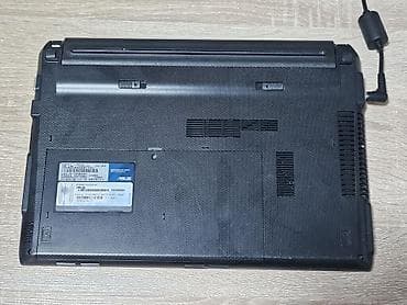 inspiron 1545: ASUS laptop (serija U/UL) – srebrno kućište sa crnim detaljima — 6