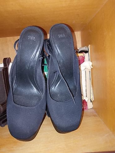 ecco obuća: ZARA obuća – dve vrste modela Sve za 1500, pojedinačno po 700 1) — 2