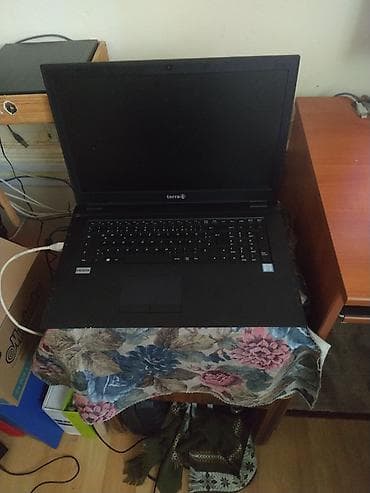 mini rerne: Ocuvan laptop terra 17, 3 120gb hard disk 100 posto zdravlje 96 — 2