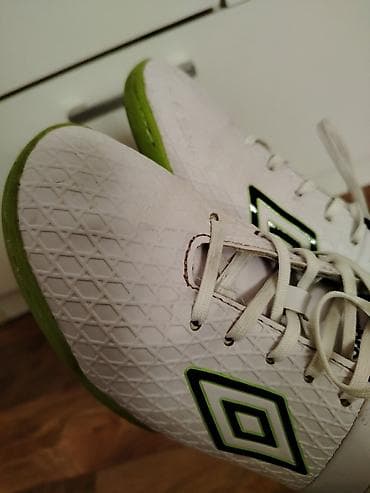 balenciaga patike cena: Patike za fudbal UMBRO br 38 su u odlicnom stanju sa sitnim tragovima — 9