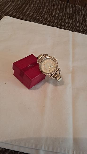 Elegantni ženski ručni sat sa narukvicom - Kućište okruglog oblika sa na lalafo.rs Elegantni ženski ručni sat sa narukvicom - Kućište okruglog oblika sa